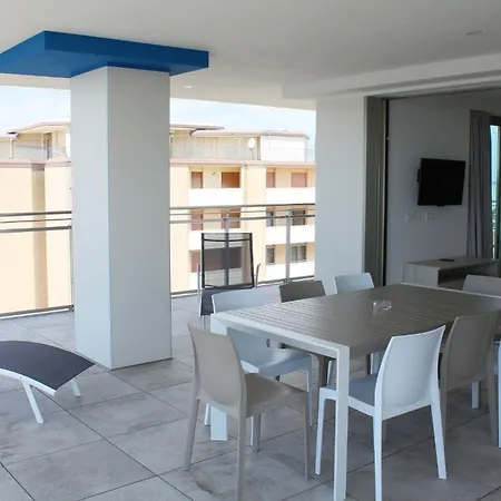 Modern Flat With Balcony *