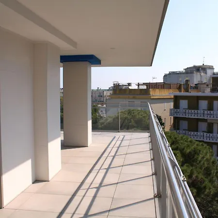Apartment Modern Flat With Balcony *