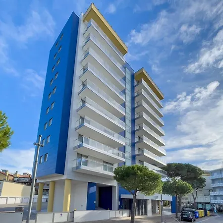 Modern Flat With Balcony